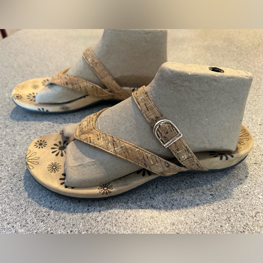 Vionic Cork-Pattern Crisscross Sandals in Tan